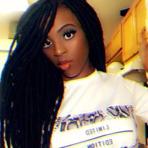 Meet your Posher, Alexis